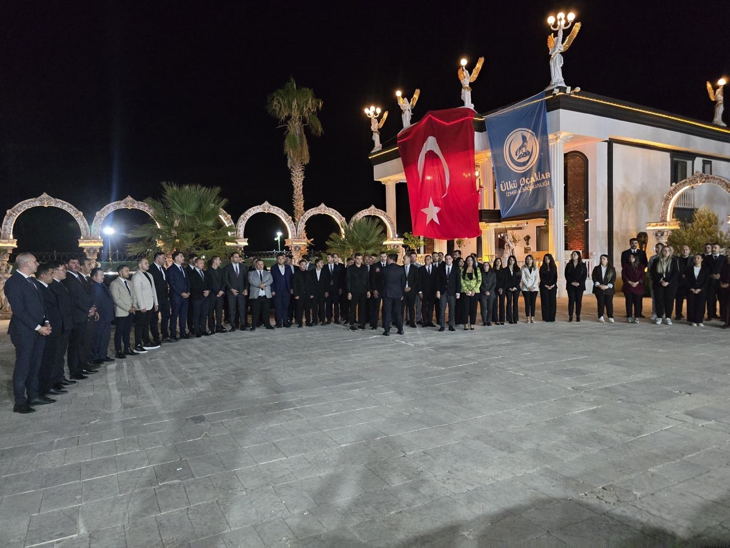 Dr. Yakup Toprak’tan İzmir Ülkü Ocakları Heyetine Anlamlı Ev Sahipliği